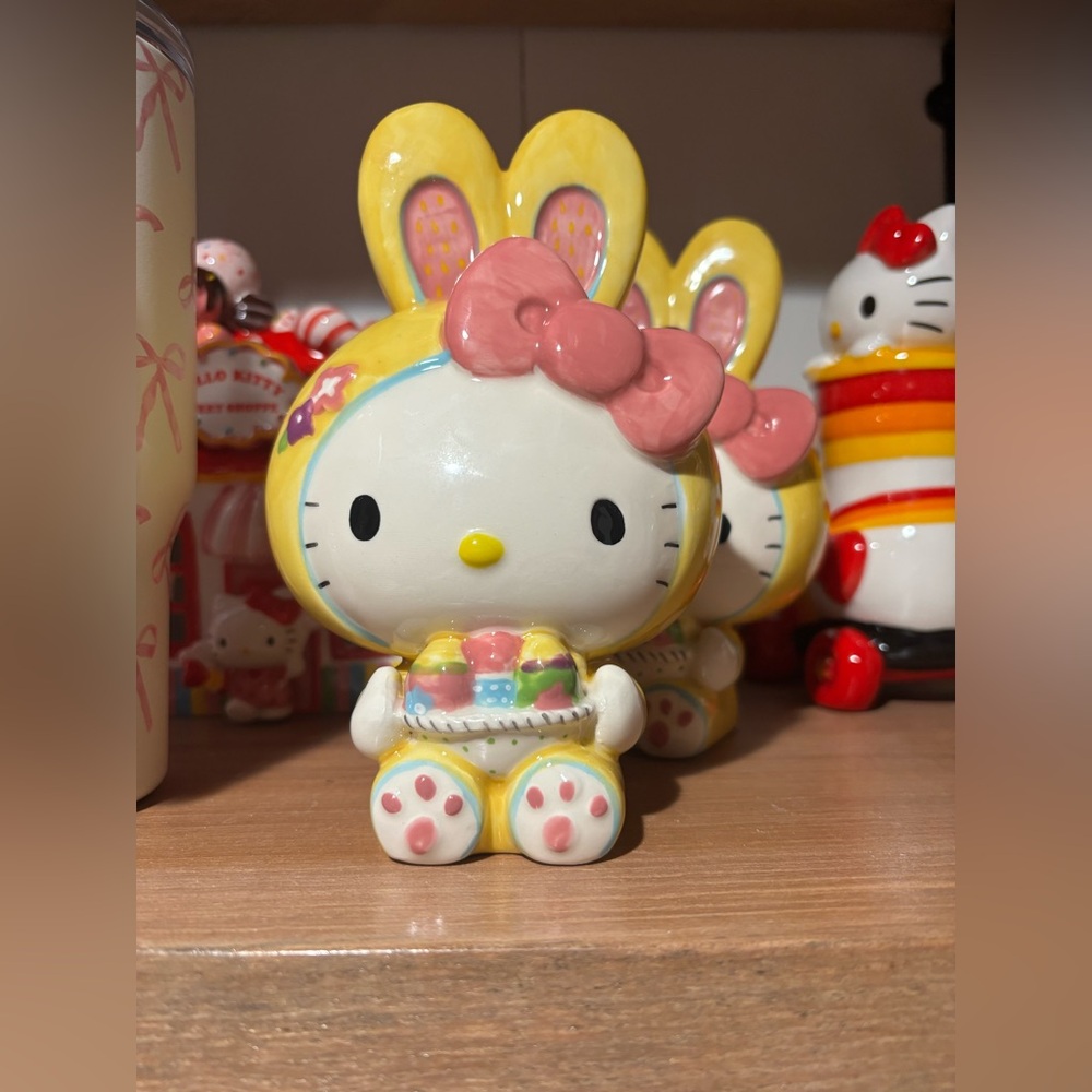 Hello Kitty  Easter bunny ceramic